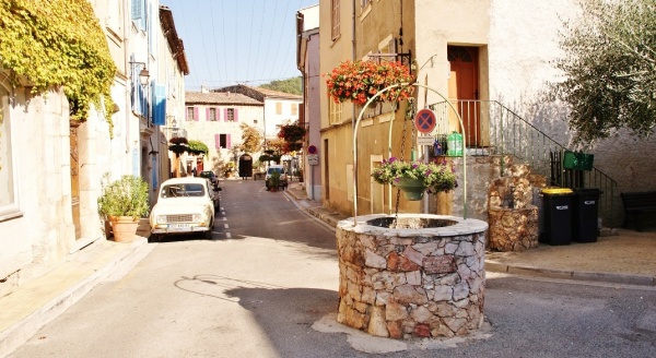 Photo Cabasse - le village