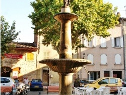 Photo paysage et monuments, Carcès - la fontaine