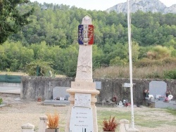 Photo paysage et monuments, La Celle - le monument aux morts