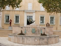 Photo paysage et monuments, Cogolin - la fontaine