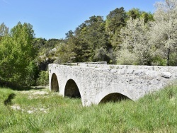 Photo paysage et monuments, Comps-sur-Artuby - le pont