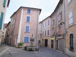 Photo paysage et monuments, Correns - le village