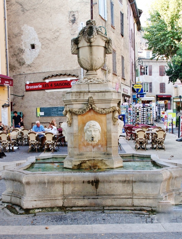 Photo Cotignac - la fontaine