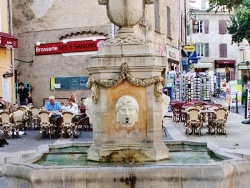 Photo paysage et monuments, Cotignac - la fontaine