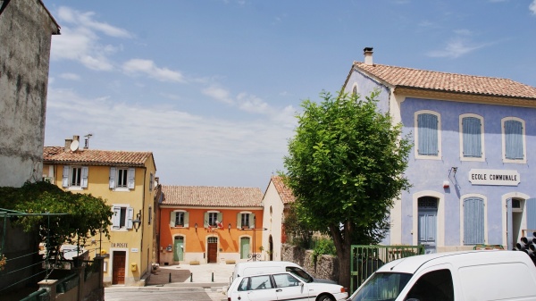 Photo Esparron - Le Village