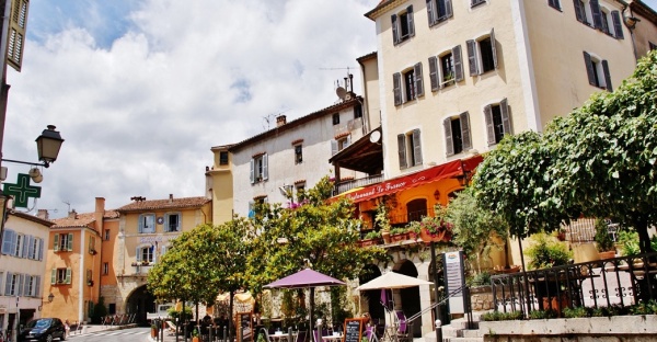 Photo Fayence - La Commune