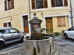 Photo paysage et monuments, Figanières - la fontaine