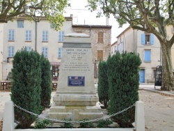Photo paysage et monuments, Flassans-sur-Issole - le monument aux morts