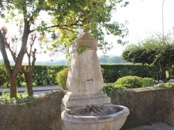 Photo paysage et monuments, Forcalqueiret - la fontaine