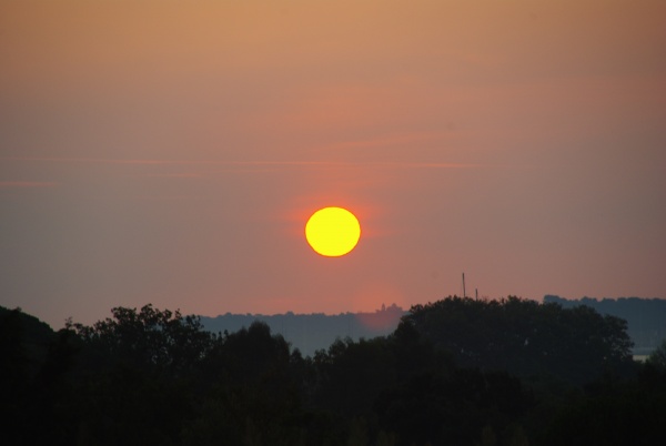 lever de soleil au dessus de St Tropez vu depuis les Roberts à Grimaud