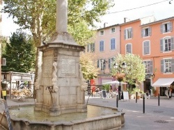 Photo paysage et monuments, Lorgues - la fontaine