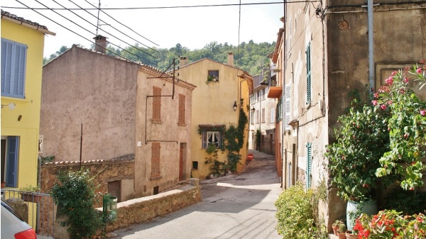 Photo Les Mayons - la commune