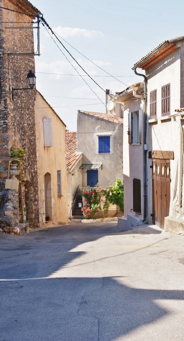 Photo Montmeyan - la commune