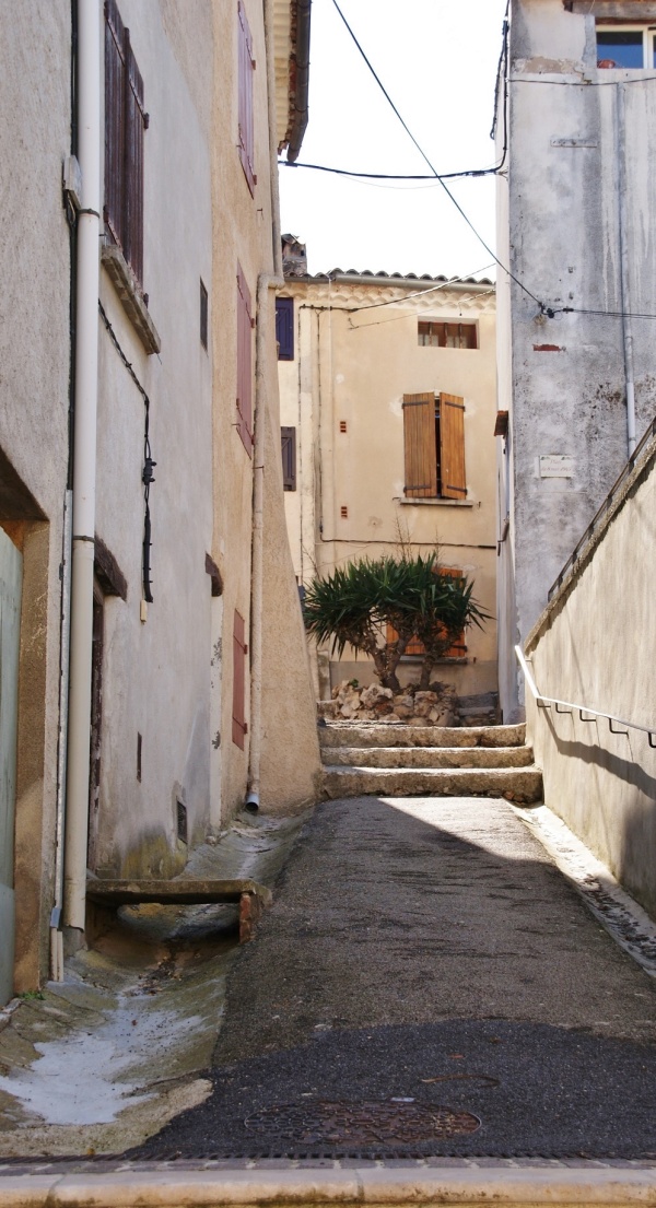 Photo Montmeyan - la commune