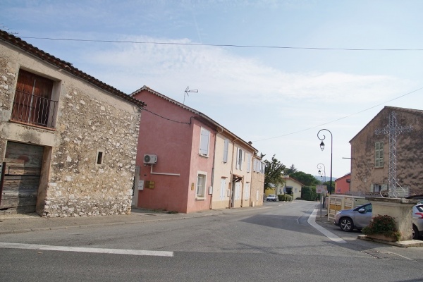 Photo Nans-les-Pins - le village