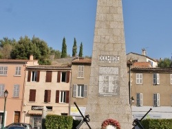 Photo paysage et monuments, Pierrefeu-du-Var - le monument aux morts