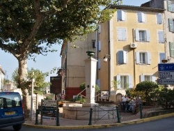 Photo paysage et monuments, Pierrefeu-du-Var - la commune