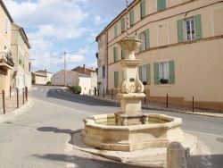 Photo paysage et monuments, Pourrières - la fontaine