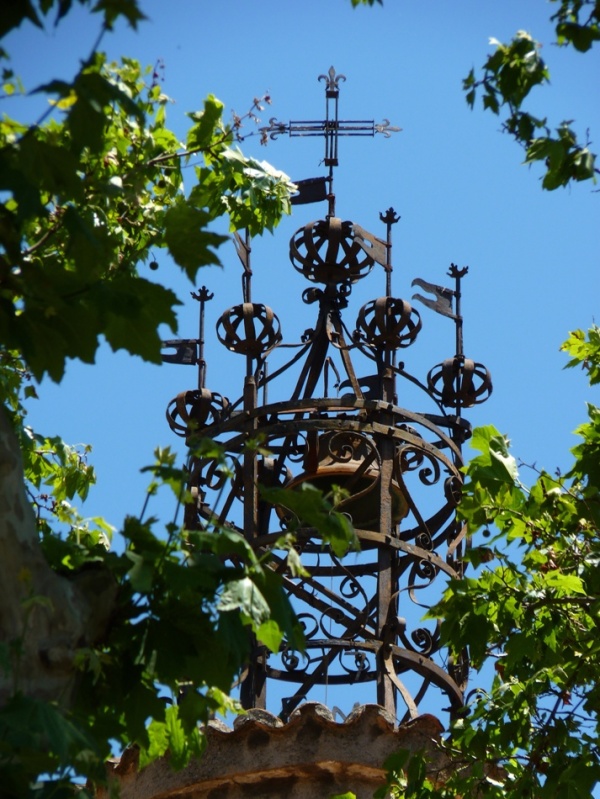 Photo La Roquebrussanne - CAMPANILE SUR LA TOUR DE L'HORLOGE