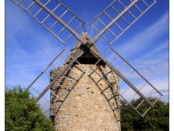 Photo paysage et monuments, Saint-Julien - Moulin à vent de St Julien.