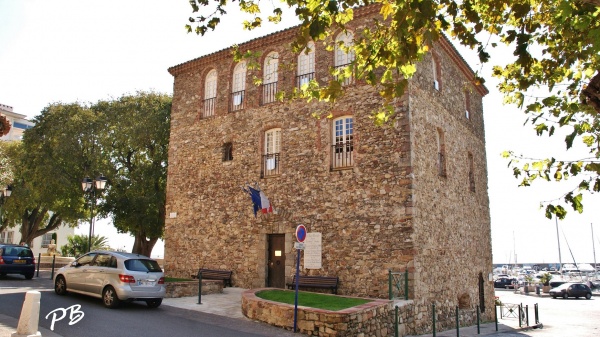 Photo Sainte-Maxime - La Tour Carrée