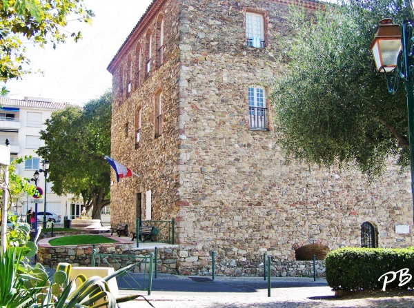 Photo Sainte-Maxime - La Tour Carrée