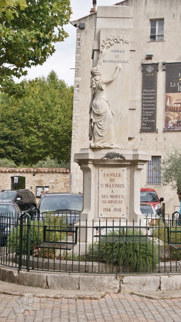 Photo Saint-Maximin-la-Sainte-Baume - le monument aux morts