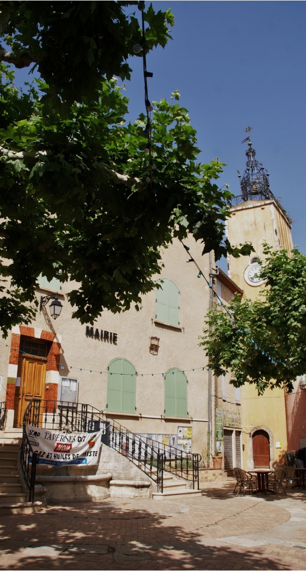 Photo Tavernes - La Mairie