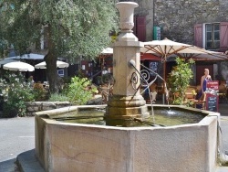 Photo paysage et monuments, Tourtour - la fontaine