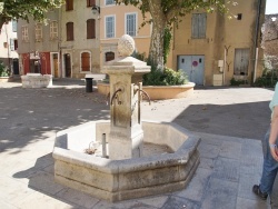 Photo paysage et monuments, Tourves - la fontaine