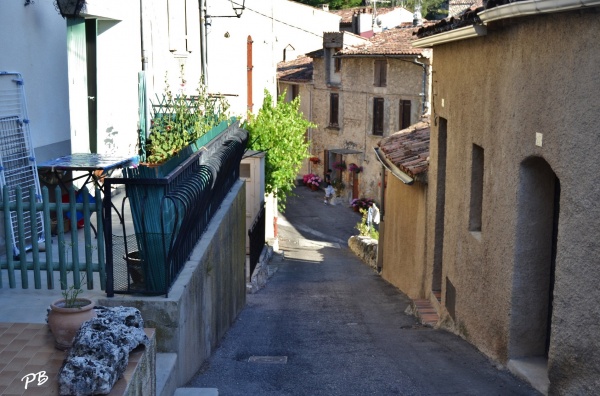 Photo Vinon-sur-Verdon - Le Village