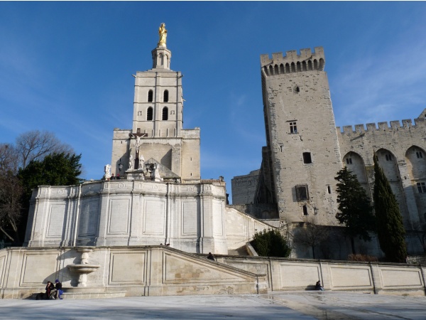 Photo Avignon - place du palais des papes