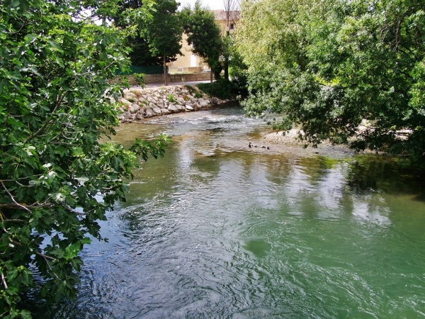 Photo Entraigues-sur-la-Sorgue - la rivière