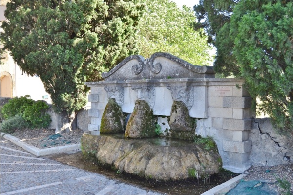 Photo Lourmarin - la fontaine