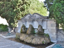 Photo paysage et monuments, Lourmarin - la fontaine