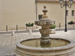 Photo paysage et monuments, Orange - la fontaine