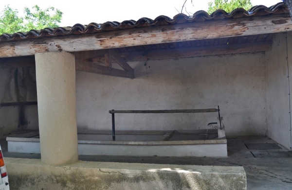 Photo Peypin-d'Aigues - le lavoir