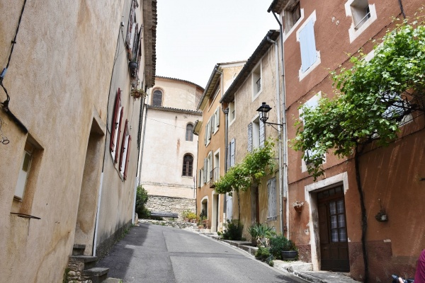 Photo Saint-Saturnin-lès-Apt - le village