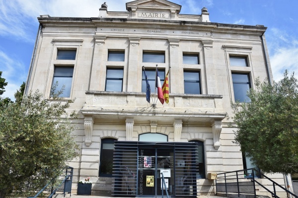 Photo Saint-Saturnin-lès-Avignon - la mairie