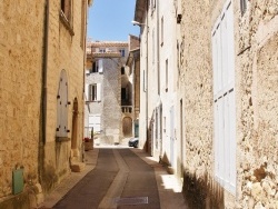 Photo paysage et monuments, La Tour-d'Aigues - la commune