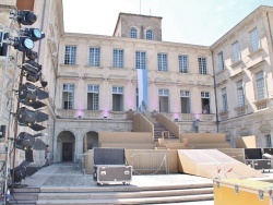 Photo paysage et monuments, Valréas - la mairie
