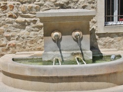 Photo paysage et monuments, Visan - la fontaine
