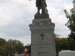 Photo paysage et monuments, Avrillé - Monuments Aux Morts