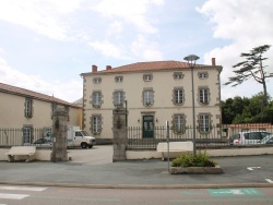 Photo paysage et monuments, Avrillé - la mairie
