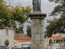 Photo paysage et monuments, Beaulieu-sous-la-Roche - Statue