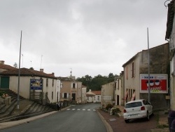 Photo paysage et monuments, Beaulieu-sous-la-Roche - Le Village