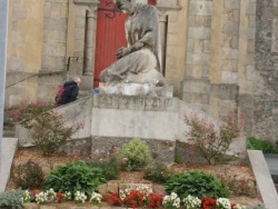 Photo paysage et monuments, Beaulieu-sous-la-Roche - Monuments Aux Morts