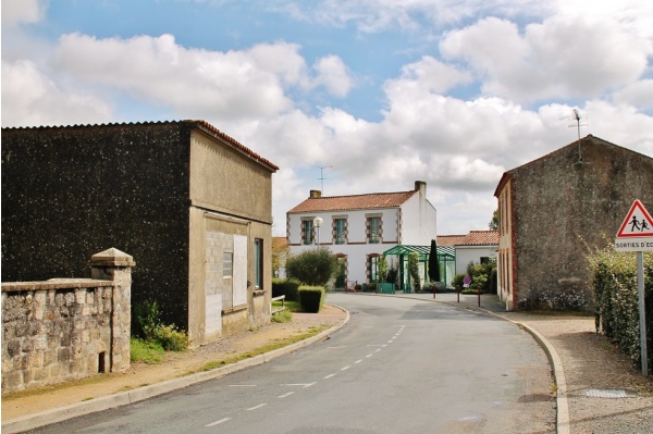 Photo Grosbreuil - La Commune