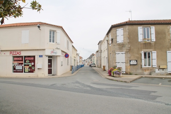 Photo Nieul-le-Dolent - la commune