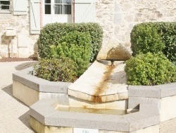 Photo paysage et monuments, Poiroux - la fontaine